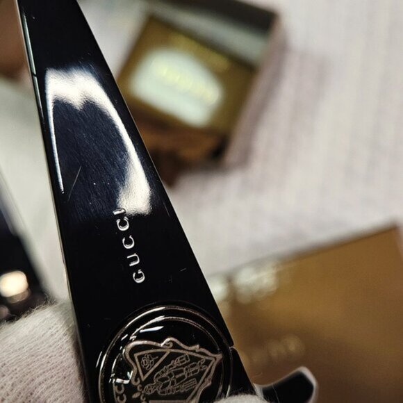 AUTHENTICATED GUCCI SUNGLASSES - Picture 16 of 16